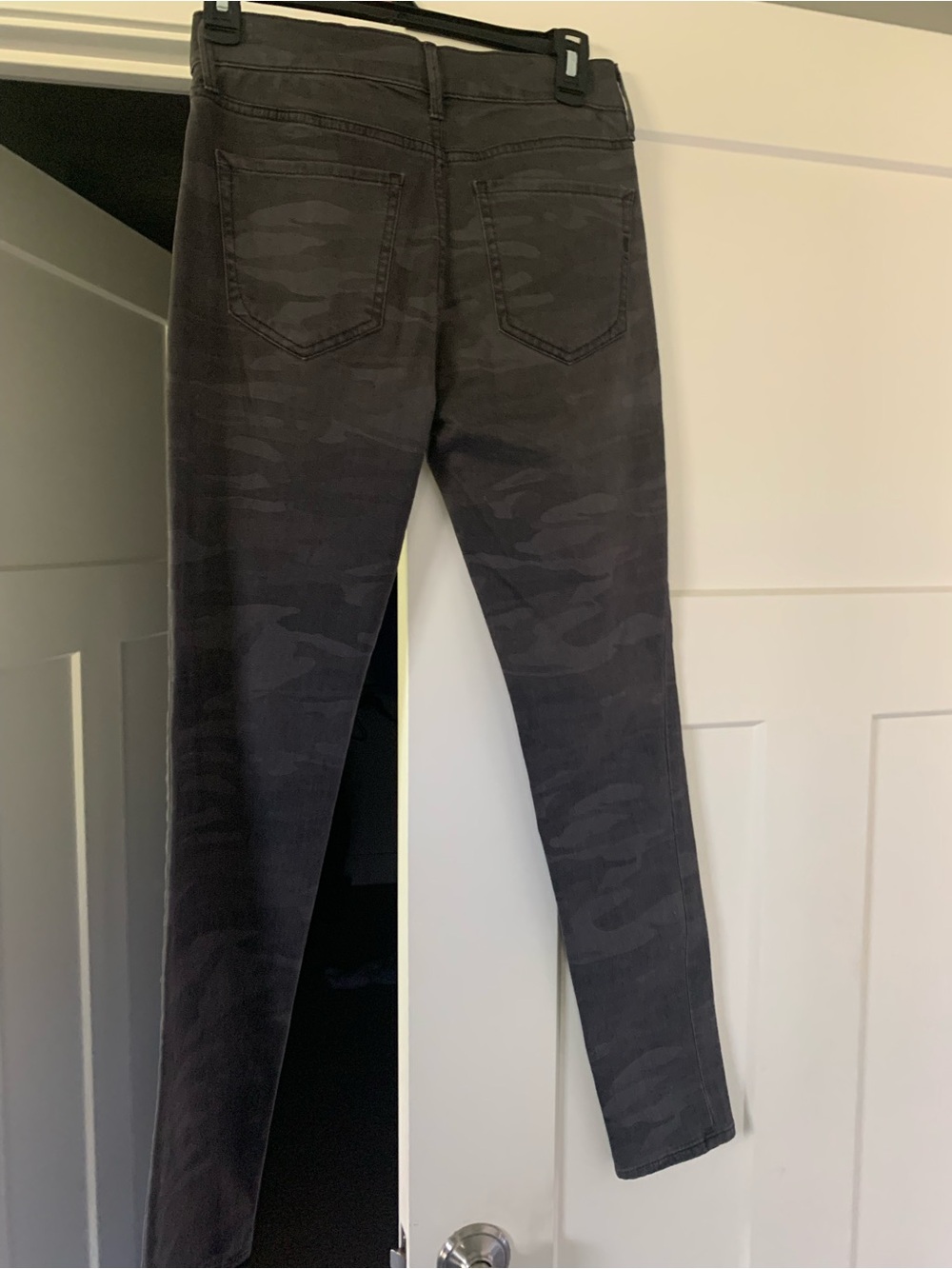 Express New With Tag Dark Camo Skinny Jeans - Picture 4 of 7